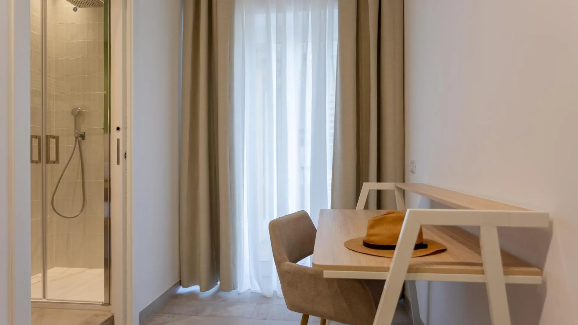 633 Appia Design Room Rome 0*,  Italy