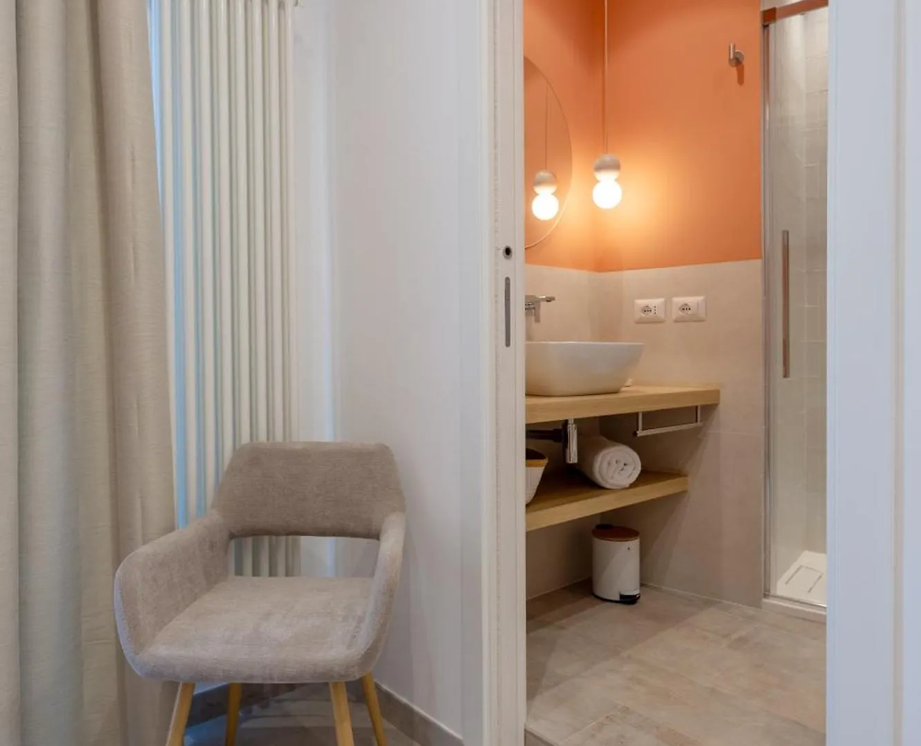 Guest house 633 Appia Design Room Rome Italy